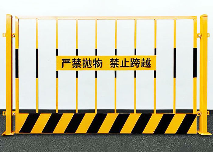 基坑臨邊防護(hù)圍欄 基坑臨邊防護(hù)圍欄